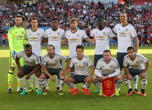 至一个身位 至一个身位